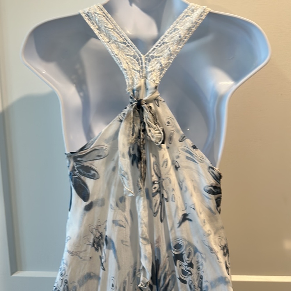 Silk/ Viscose tunic with lace straps. Size Small